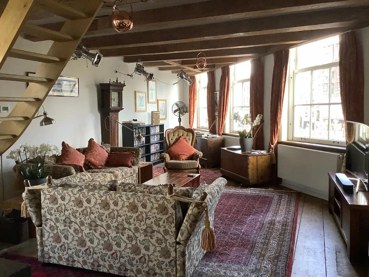 Former Rembrandt Workshop Two Bedroom B&B contacts